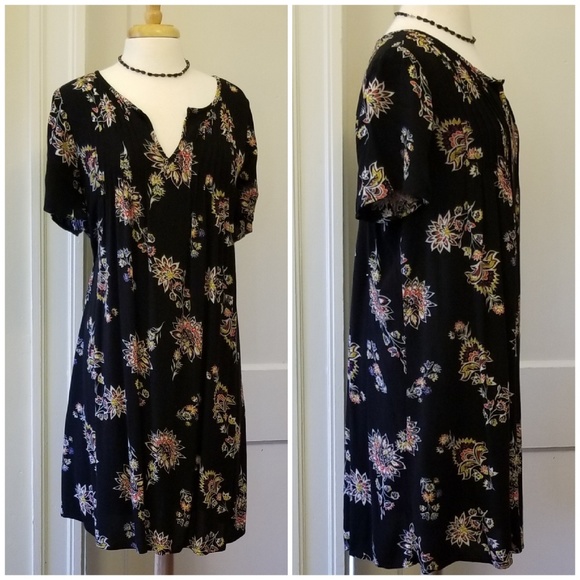 Old Navy Floral Dress - Picture 2 of 7